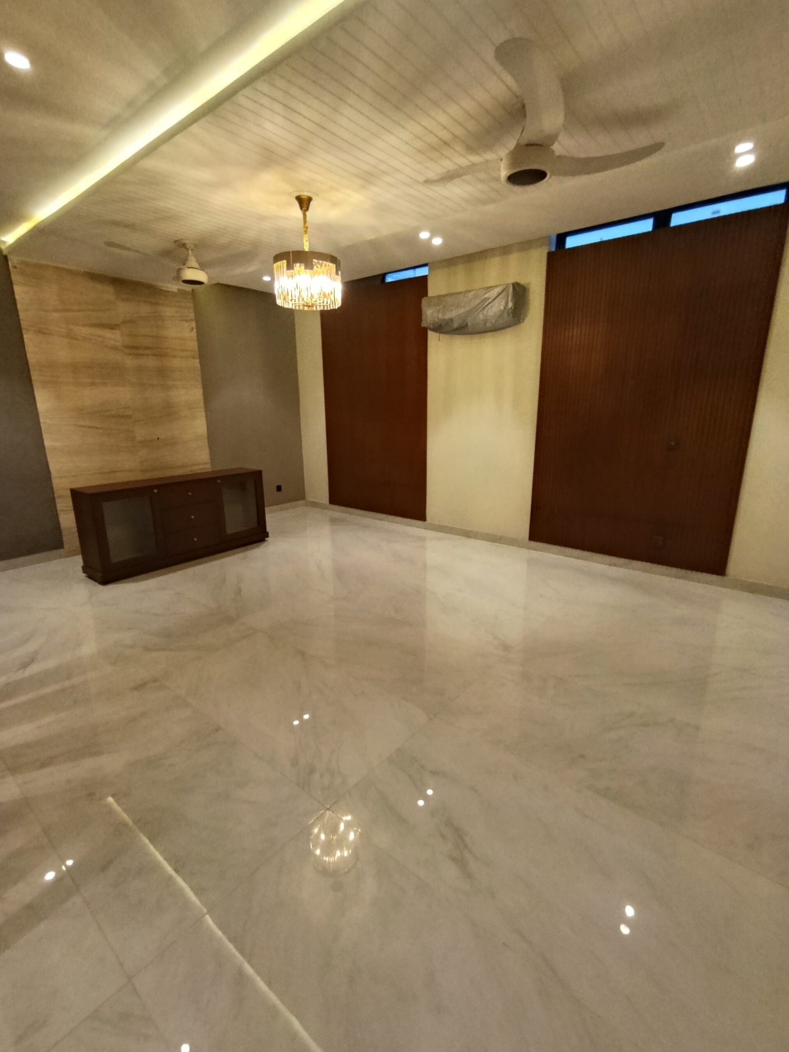 1 Kanal Double Unit House For Sale - Image 2