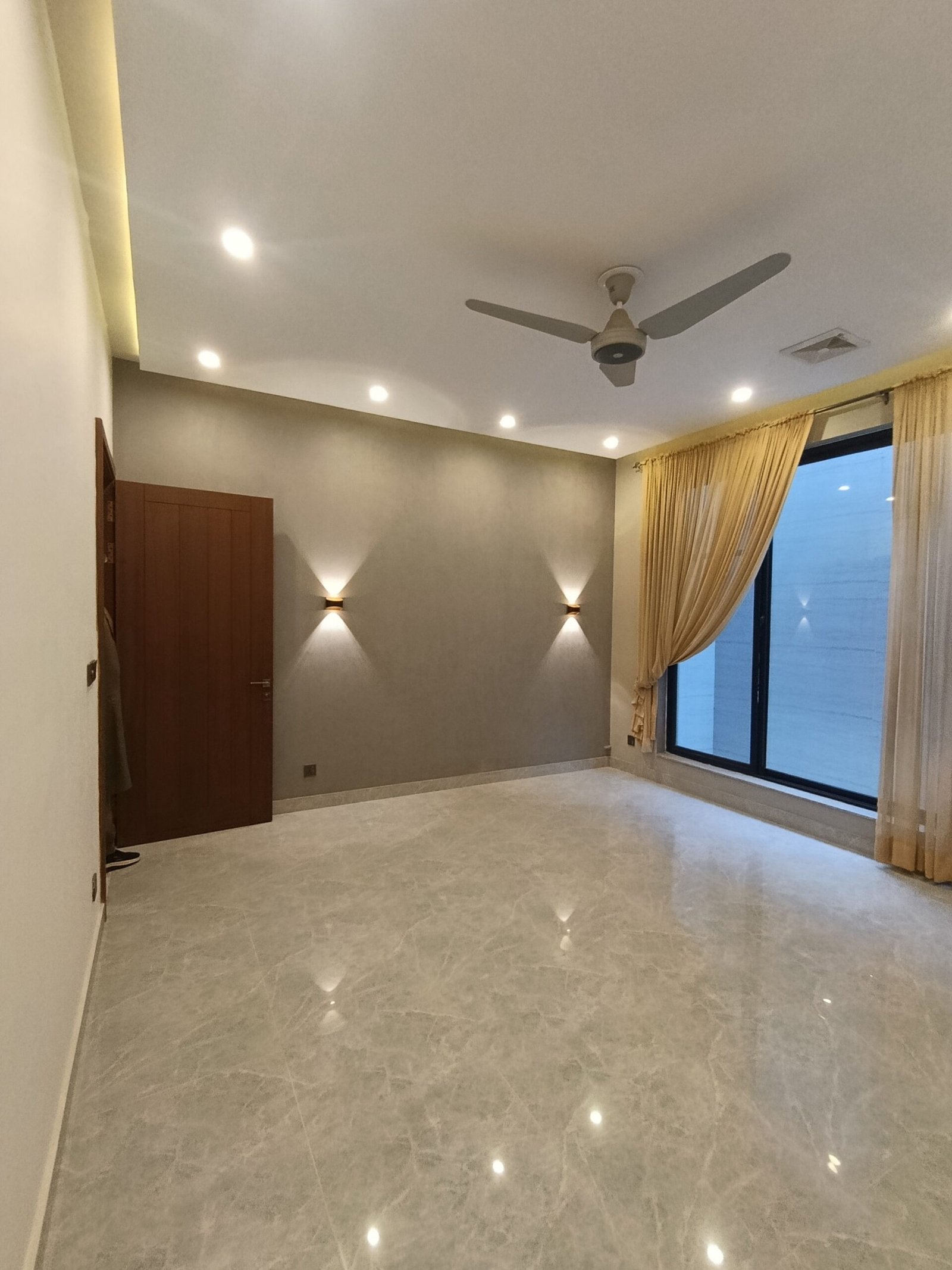 1 Kanal Double Unit House For Sale - Image 10