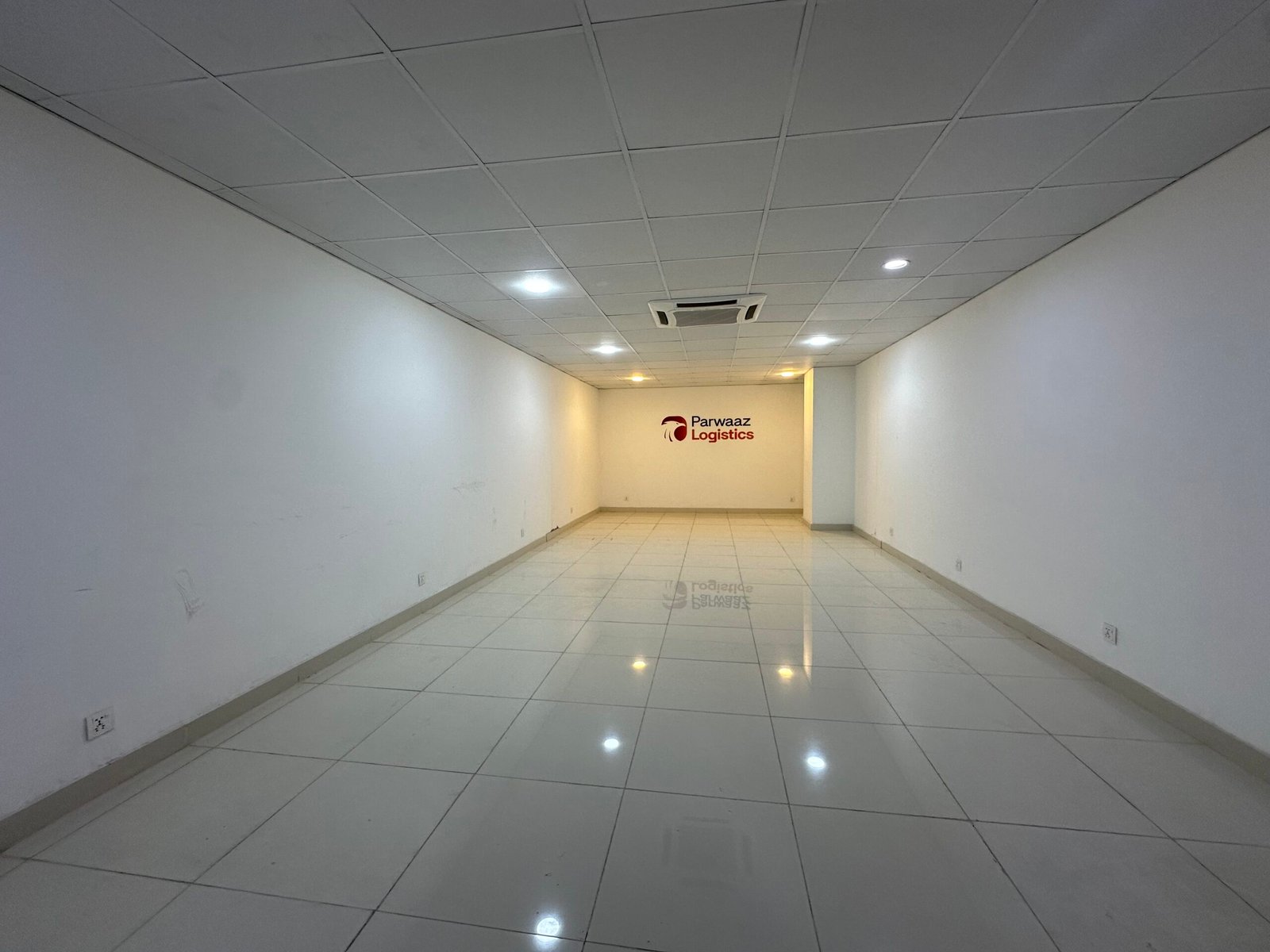 611 sqft Corporate Office Available For Sale In WTC Giga Mall Islamabad - Image 5